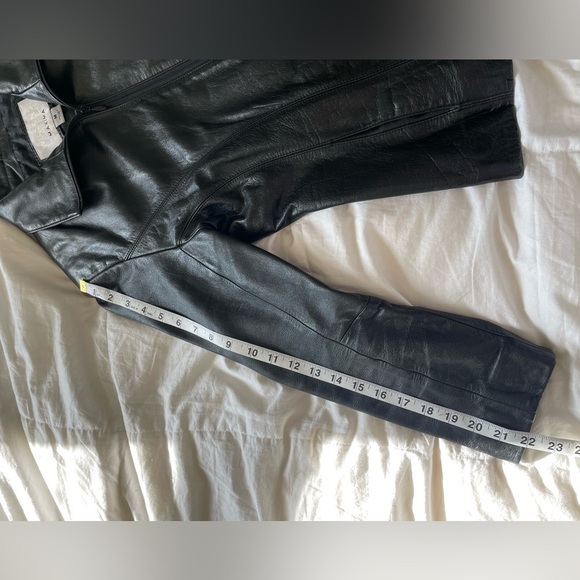 Vintage Wilson’s Black Leather Jacket | M - Picture 16 of 16